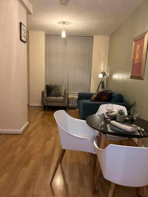 Central Birmingham City Apartment -Smart Tv - Free Parking Onsite Exteriör bild