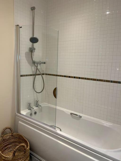 Central Birmingham City Apartment -Smart Tv - Free Parking Onsite Exteriör bild